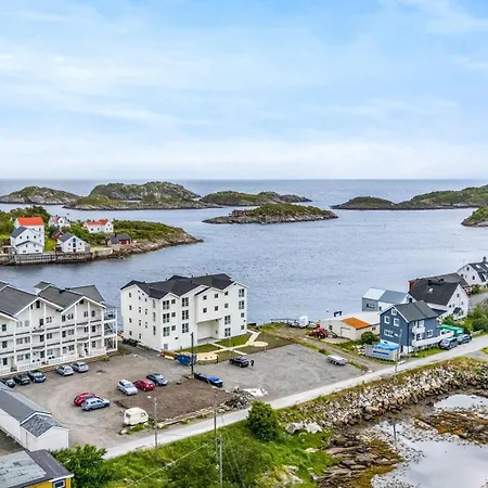 Appartement With Seaview In Henningsvær