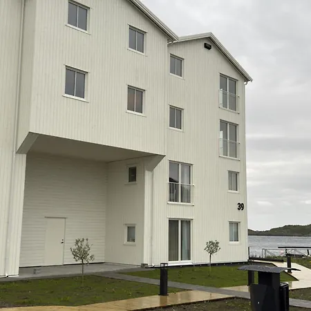 With Seaview In Appartement Henningsvær